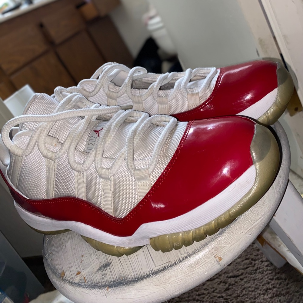 Jordan 11 size 12 cherry low